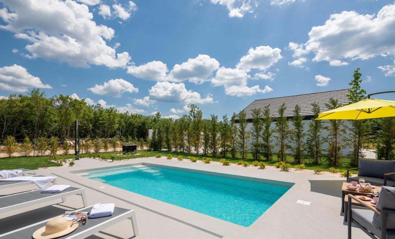 Bandelli Villas Oklaj Exterior photo