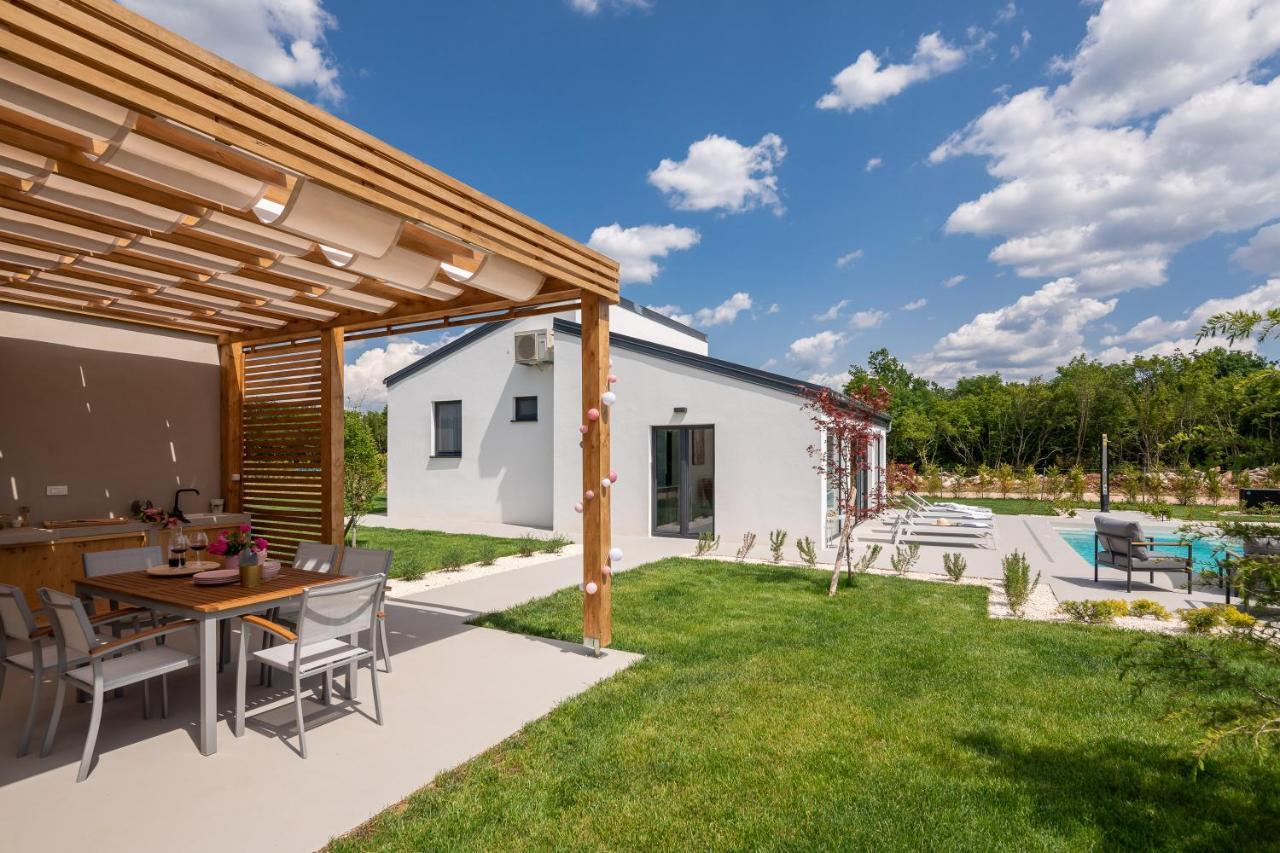Bandelli Villas Oklaj Exterior photo
