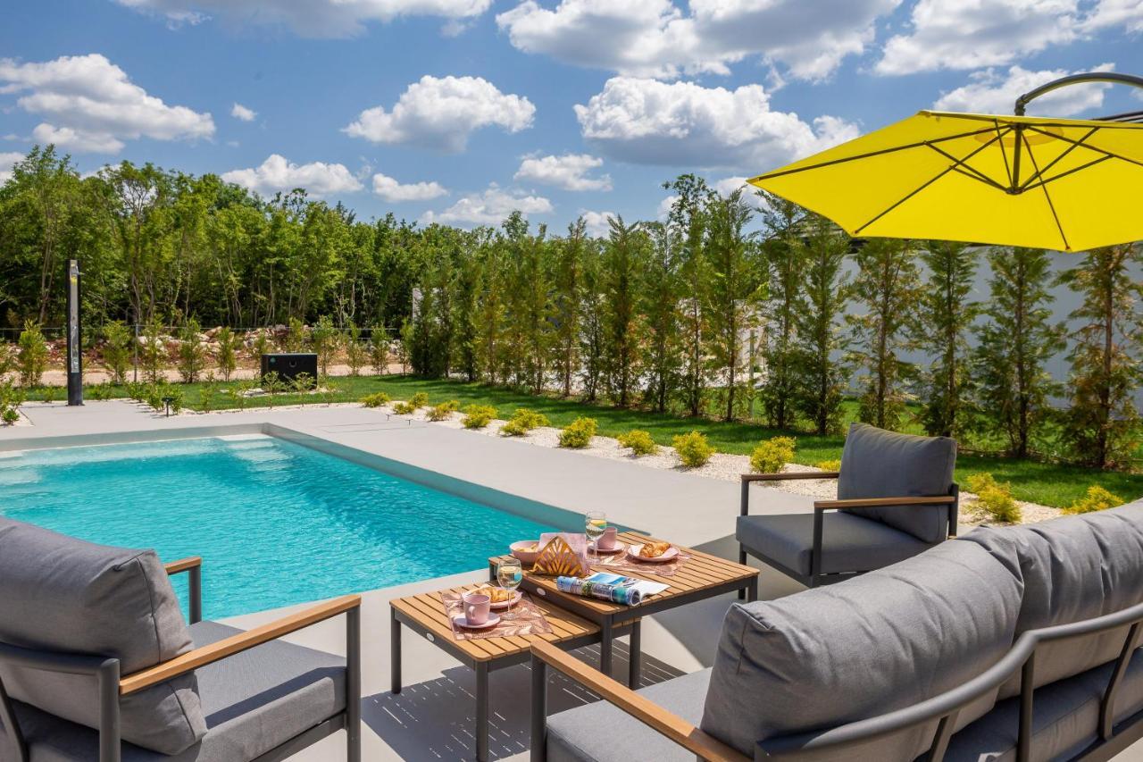 Bandelli Villas Oklaj Exterior photo