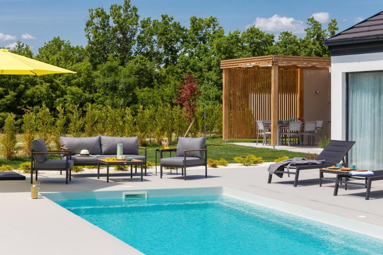 Bandelli Villas Oklaj Exterior photo