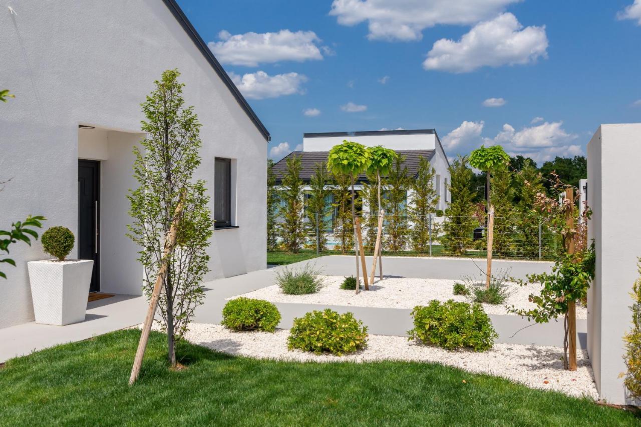 Bandelli Villas Oklaj Exterior photo
