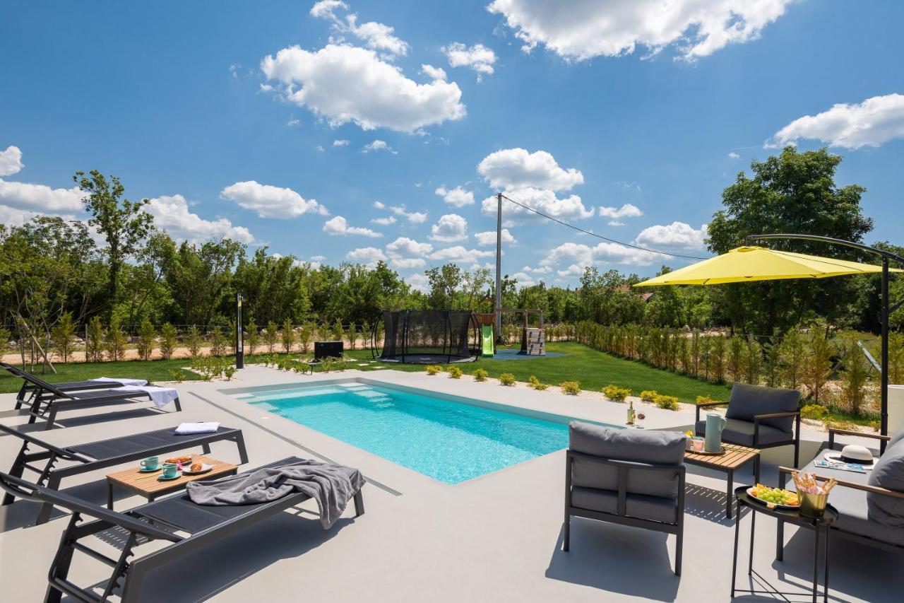 Bandelli Villas Oklaj Exterior photo