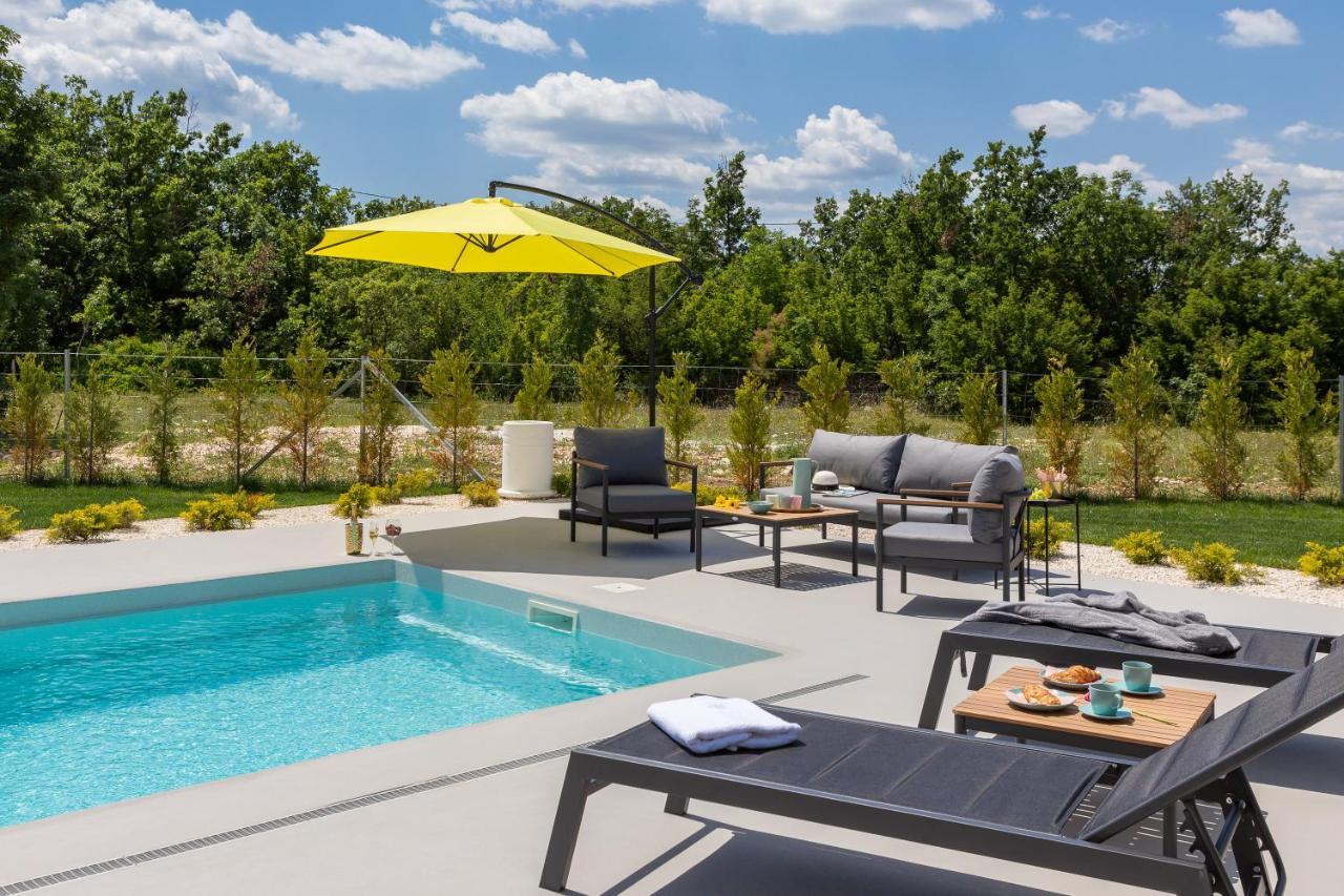 Bandelli Villas Oklaj Exterior photo