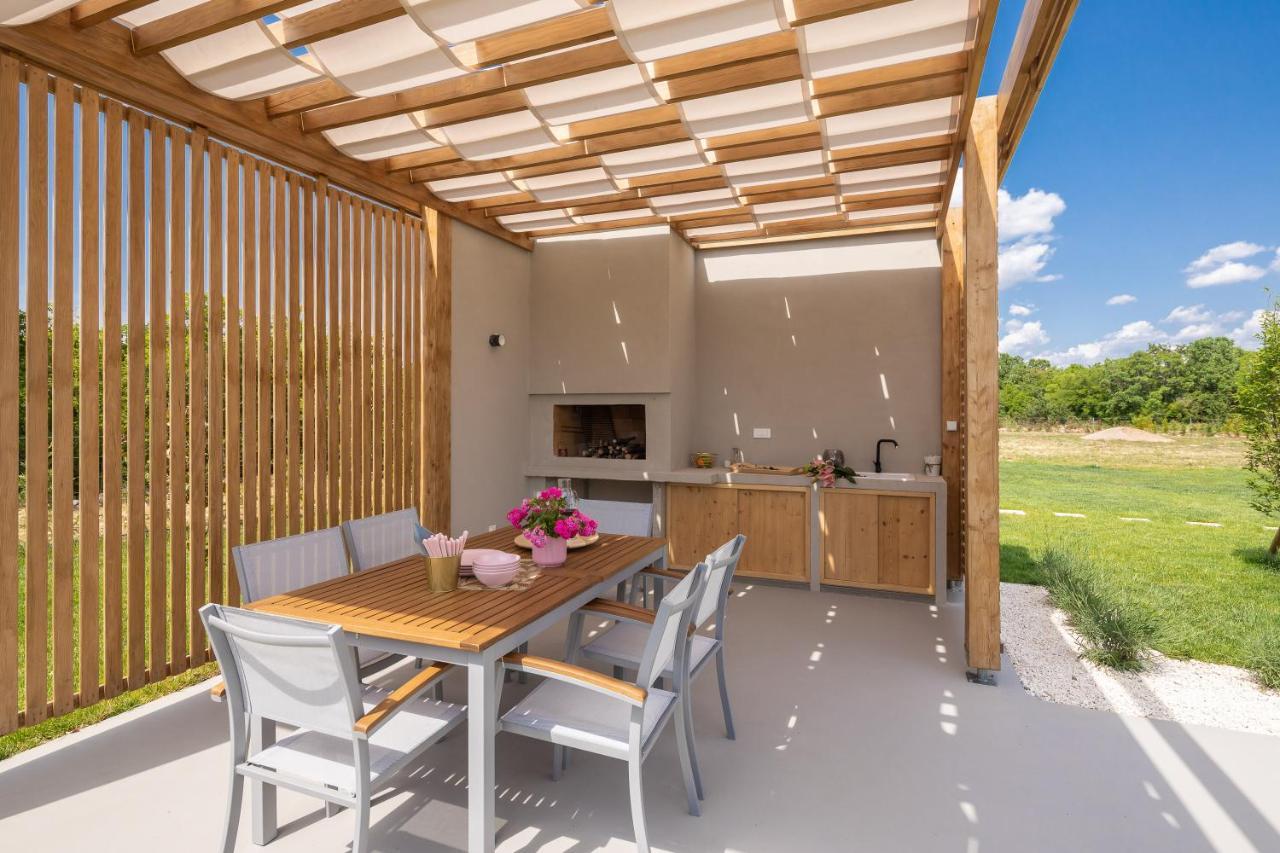 Bandelli Villas Oklaj Exterior photo